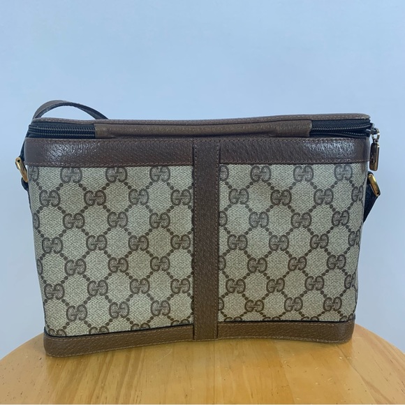 Vintage Gucci Messenger Crossbody - Picture 2 of 8
